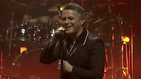 Alejandro Sanz Live in Berlin – A Night of Passionate Ballads and Unexpected Duets!